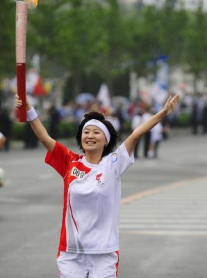 2008年奥运会女火炬手是谁？奥运会火炬手