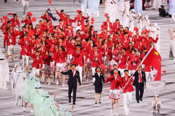 香港奥运冠军领奖放什么歌？奥运会香港夺冠唱国歌