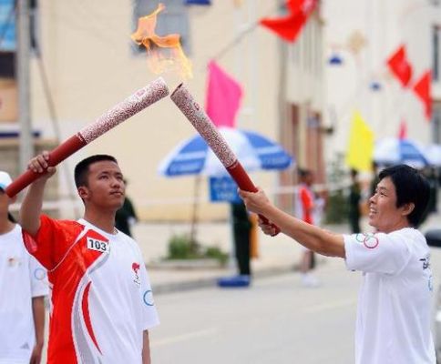 奥运火炬是怎样传递的？奥运会传圣火