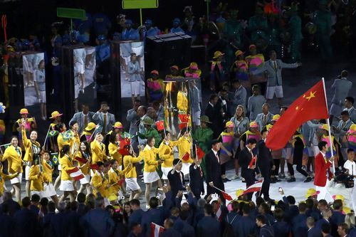 大运会各国代表团出场顺序怎么排（奥运会代表团入场）