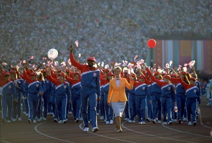 84年7月8日至8月12日在美国洛杉矶举行的第四届奥运会上（在第四届奥运会）