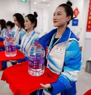 2022奥运会志愿者做什么工作（奥运会女服务）